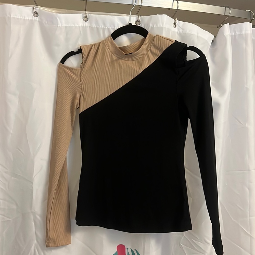 Cold shoulder top